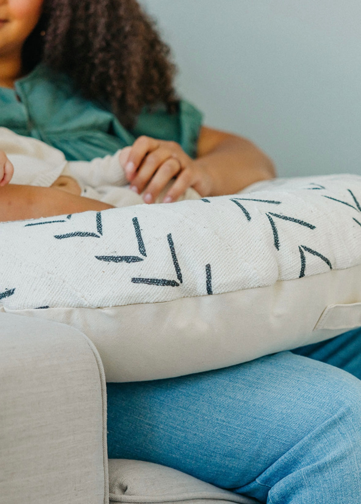 Uppi Nursing Pillow w/ White Arrow Mudcloth