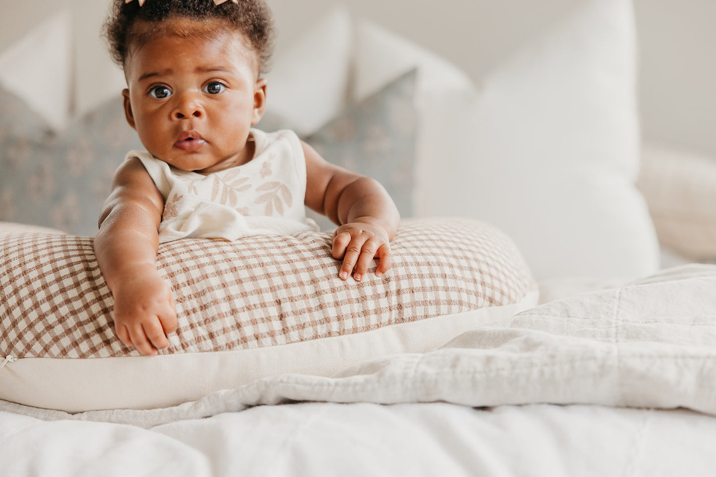 Uppi Nursing Pillow w/ Teddy Graham Cover